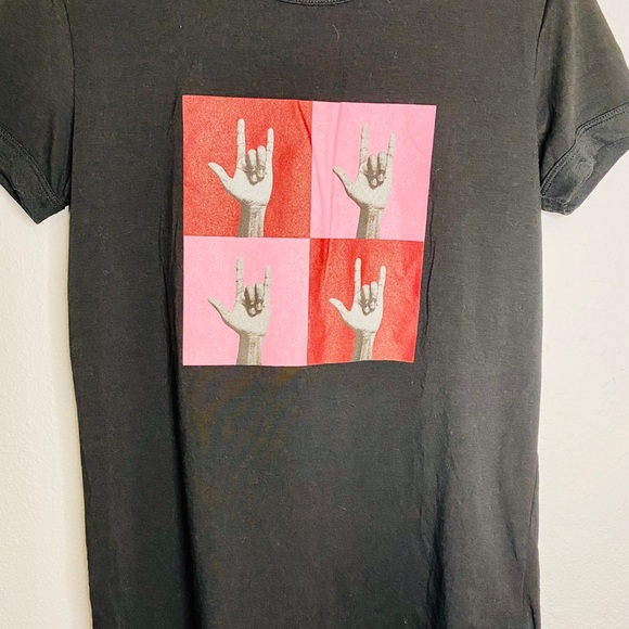 💜Graphic T-shirt- Black w/ Pink Sign Language M - Picture 3 of 6